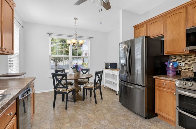 8218 Tremont Lane, Joliet, IL 60431