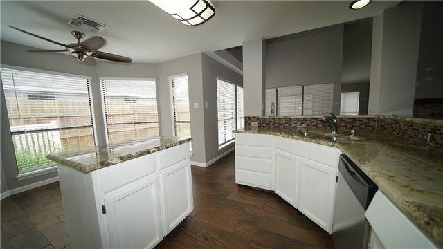 3537 S Washam Dr, Corpus Christi, TX 78414