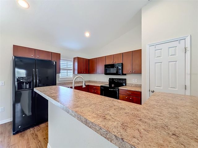28 PINE COURT DR, Ocala, FL 34472