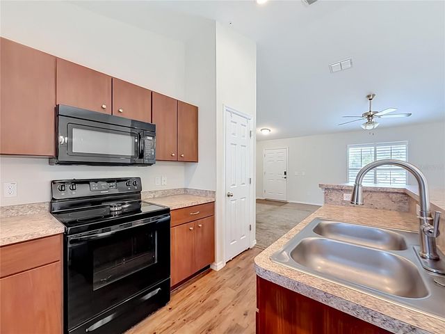 28 PINE COURT DR, Ocala, FL 34472