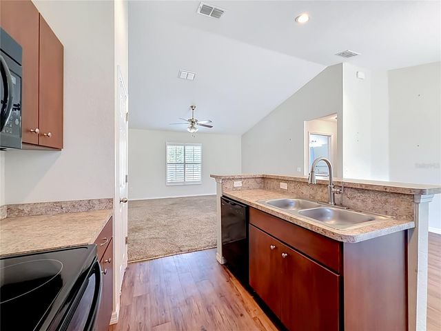 28 PINE COURT DR, Ocala, FL 34472
