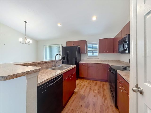 28 PINE COURT DR, Ocala, FL 34472