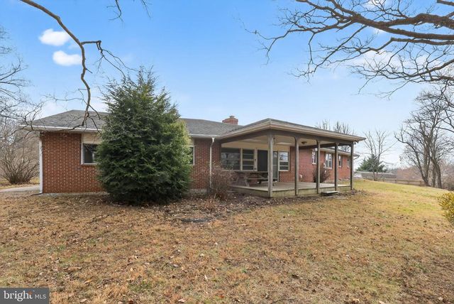 54 HANNUM DR, Coatesville, PA 19320