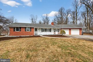 54 HANNUM DR, Coatesville, PA 19320
