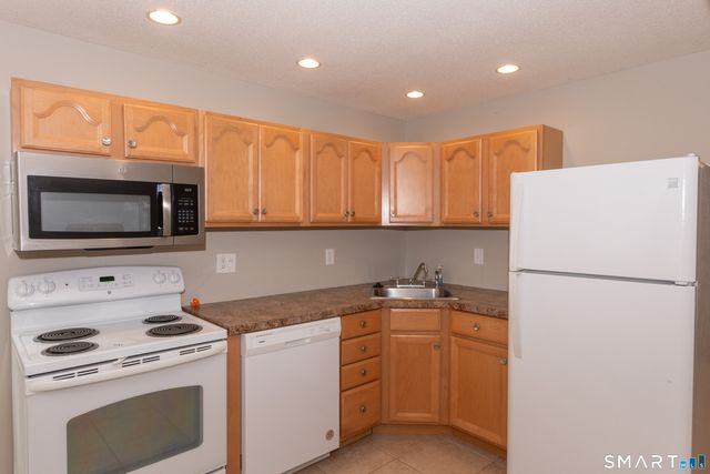 33 Brentwood Drive, Wolcott, CT 06716