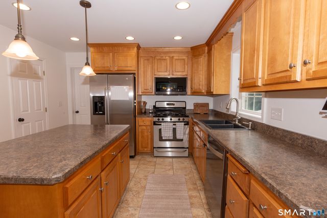 33 Brentwood Drive, Wolcott, CT 06716