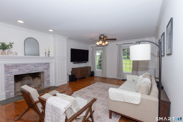 33 Brentwood Drive, Wolcott, CT 06716