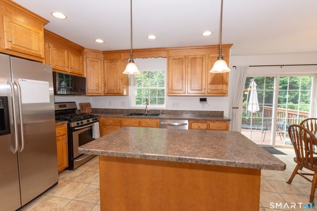 33 Brentwood Drive, Wolcott, CT 06716