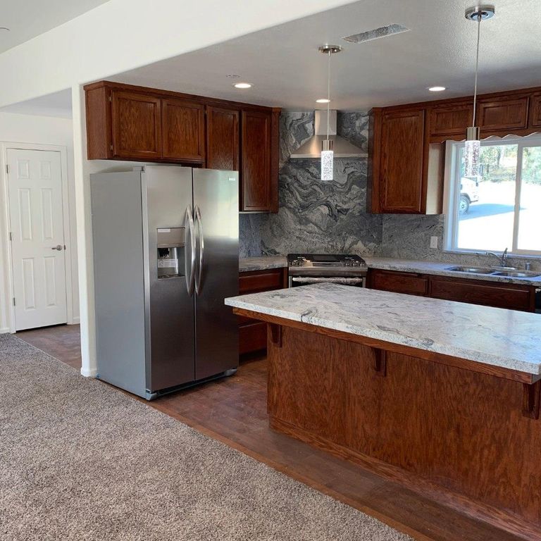 Image 2 of property listing at 32247 Whispering Springs Lane, Tollhouse, CA 93667