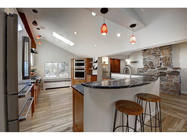 779 Kinnikinnik Hl, Golden, CO 80401