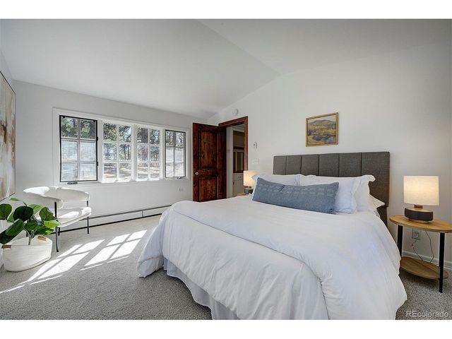 779 Kinnikinnik Hl, Golden, CO 80401