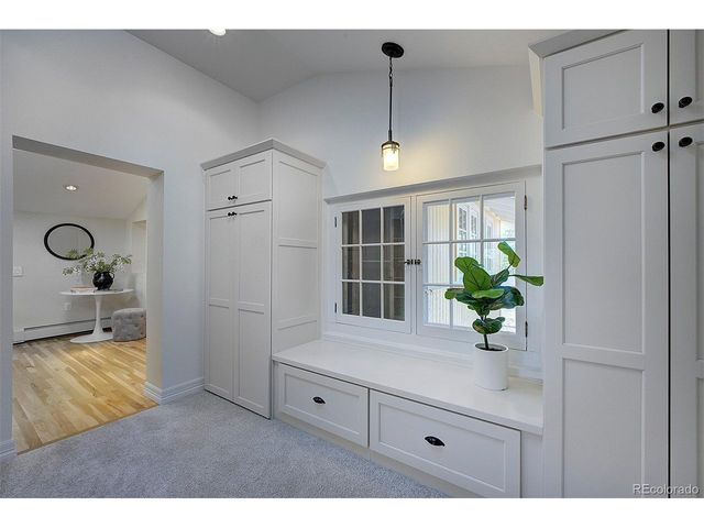 779 Kinnikinnik Hl, Golden, CO 80401