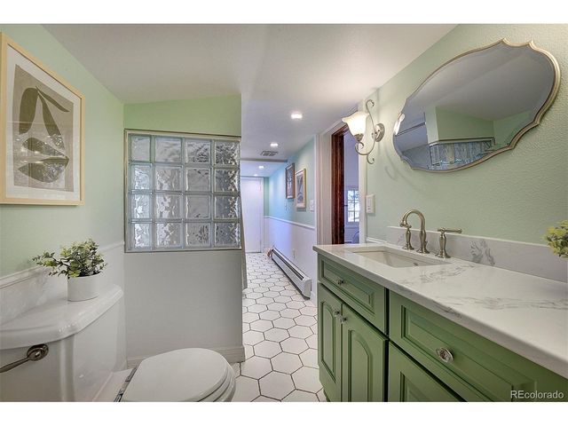 779 Kinnikinnik Hl, Golden, CO 80401