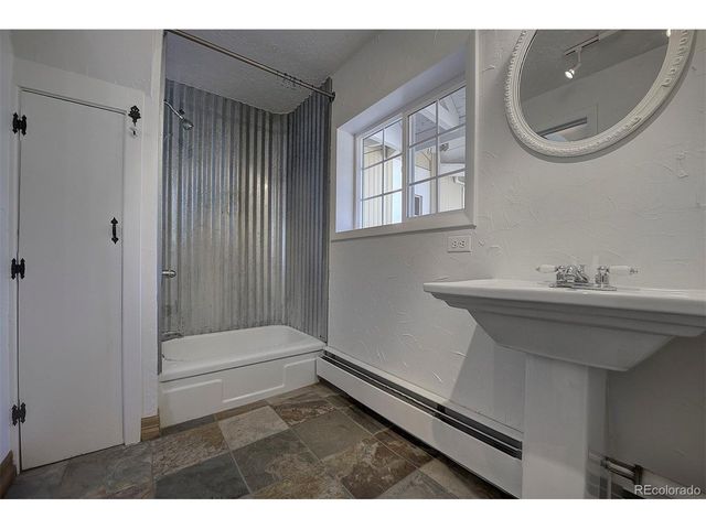 779 Kinnikinnik Hl, Golden, CO 80401