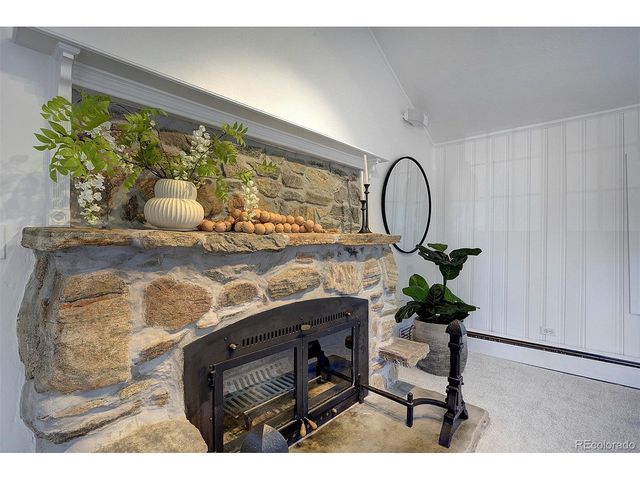 779 Kinnikinnik Hl, Golden, CO 80401