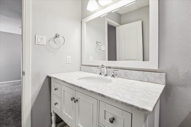 9400 Doliver Drive 60, Houston, TX 77063