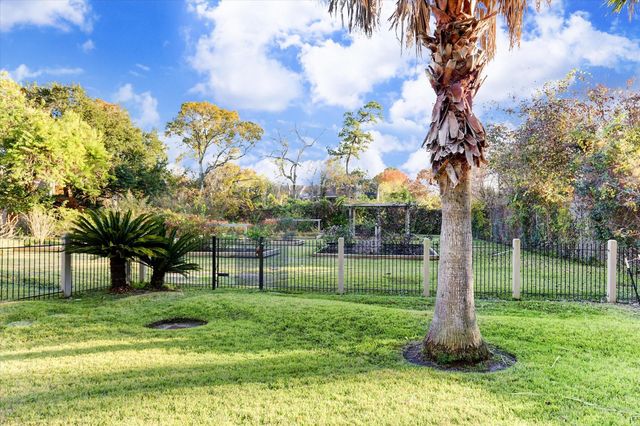 9400 Doliver Drive 60, Houston, TX 77063