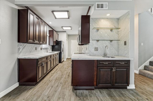 9400 Doliver Drive 60, Houston, TX 77063