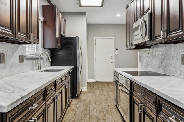 9400 Doliver Drive 60, Houston, TX 77063