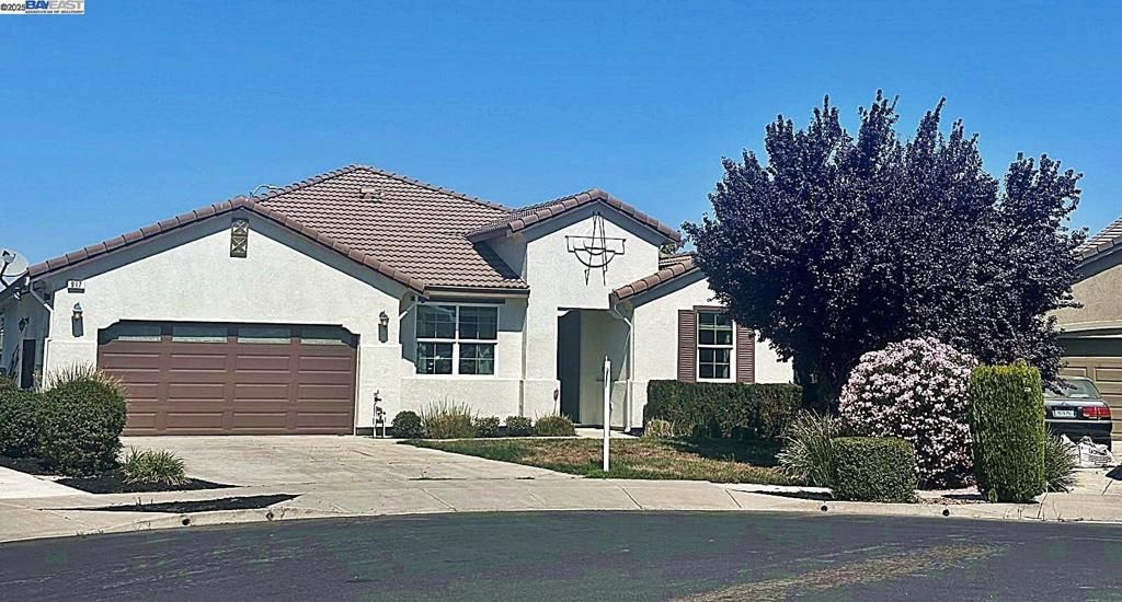 917 Talaria Ct, Oakley, CA 94561