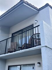 7030 NW 179th St 205, Hialeah, FL 33015