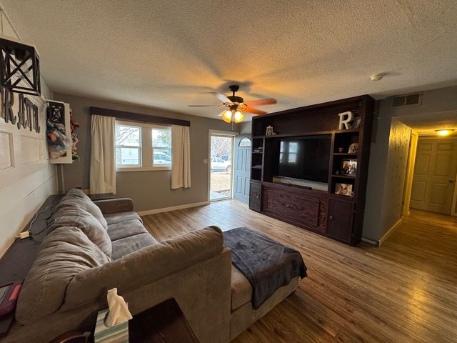 450 E 7th Street Court E, Milan, IL 61264