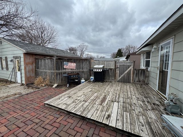 450 E 7th Street Court E, Milan, IL 61264