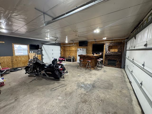 450 E 7th Street Court E, Milan, IL 61264