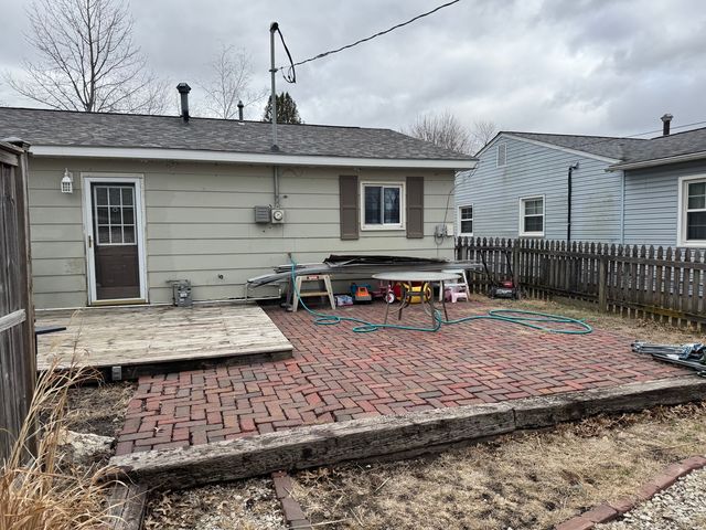 450 E 7th Street Court E, Milan, IL 61264