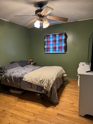 450 E 7th Street Court E, Milan, IL 61264