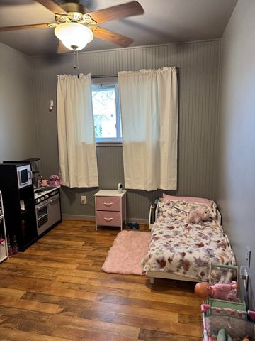 450 E 7th Street Court E, Milan, IL 61264