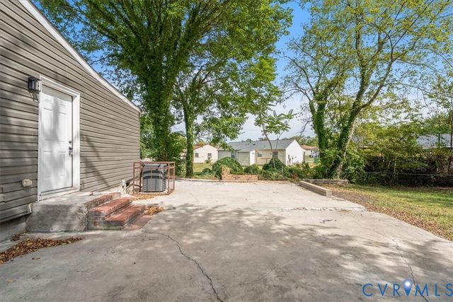 924 Lee Ave, Petersburg, VA 23803