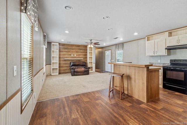 7606 Debbie Lane, Lake Charles, LA 70607