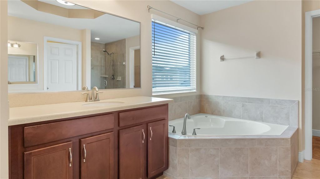 Image 32 of property listing at 9010 REFLECTION POINTE DRIVE, Windermere, FL 34786
