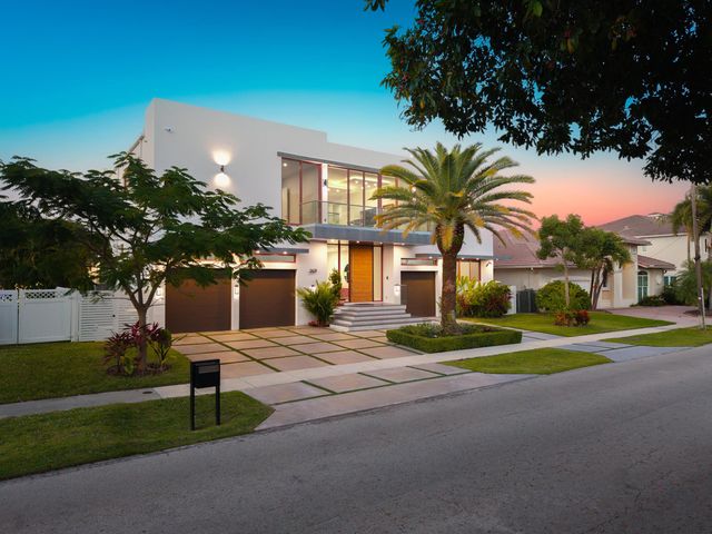 2631 NE 48TH Court, Lighthouse Point, FL 33064