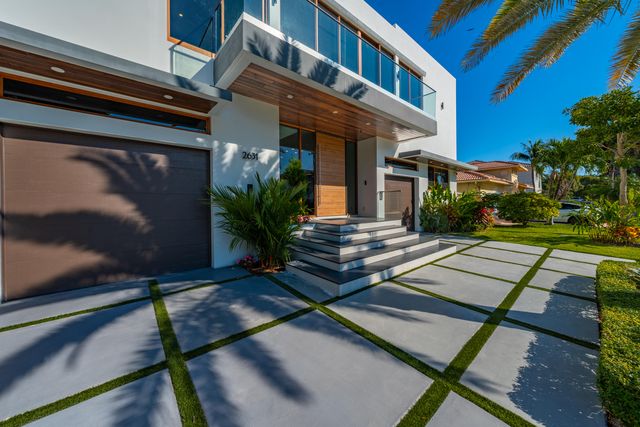 2631 NE 48TH Court, Lighthouse Point, FL 33064