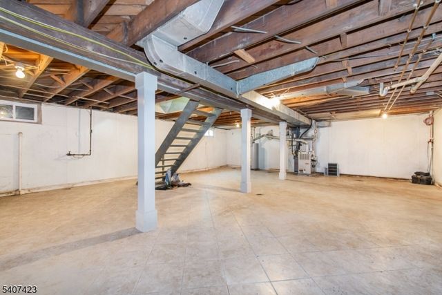 272 Old Tote Rd, Mountainside Boro, NJ 07092