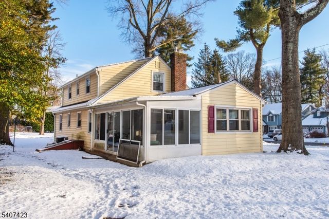 272 Old Tote Rd, Mountainside Boro, NJ 07092