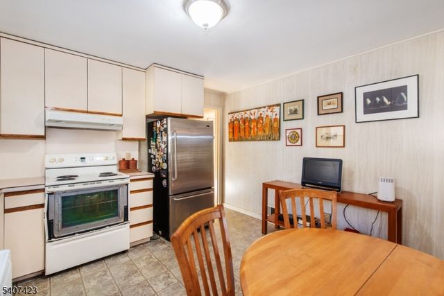 272 Old Tote Rd, Mountainside Boro, NJ 07092