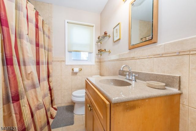 272 Old Tote Rd, Mountainside Boro, NJ 07092