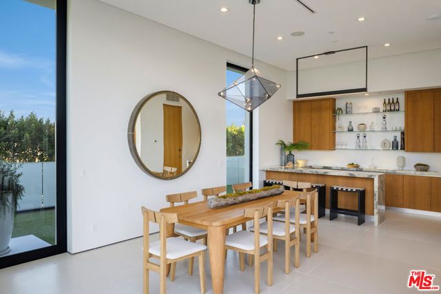 16801 Oak View Drive, Encino, CA 91436