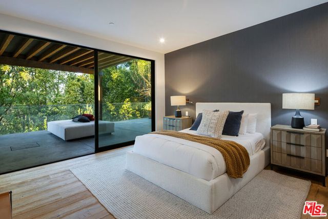 16801 Oak View Drive, Encino, CA 91436