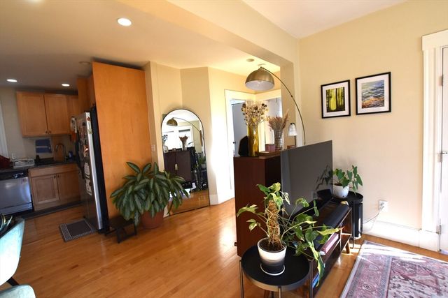 59 Sacramento Street 10, Cambridge, MA 02138