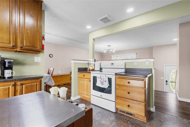 601 N 12th Street, Indianola, IA 50125