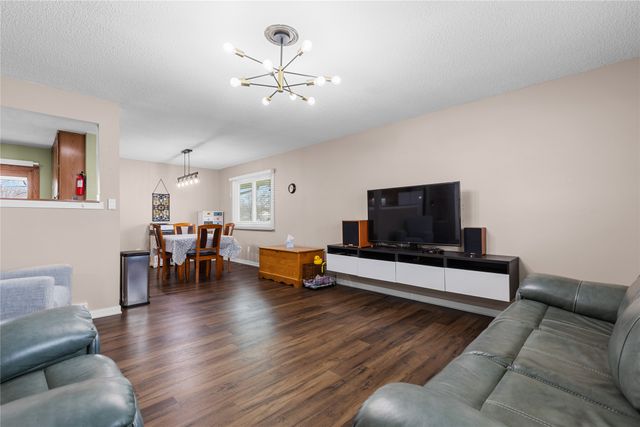 601 N 12th Street, Indianola, IA 50125