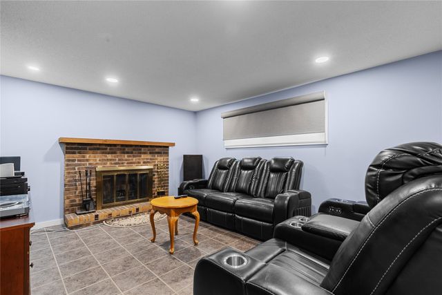 601 N 12th Street, Indianola, IA 50125