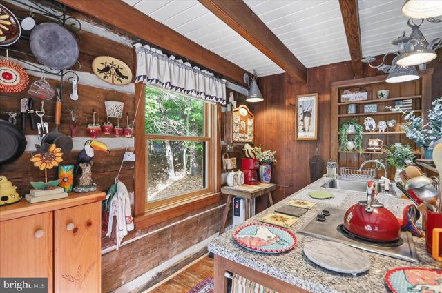 351 WHITETAIL DR, Berkeley Springs, WV 25411
