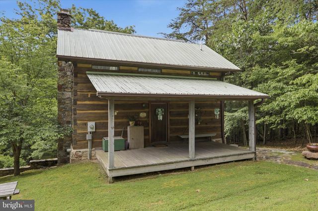 351 WHITETAIL DR, Berkeley Springs, WV 25411