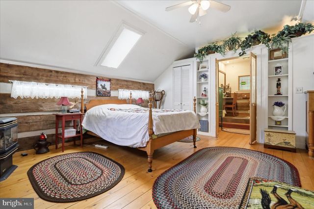351 WHITETAIL DR, Berkeley Springs, WV 25411