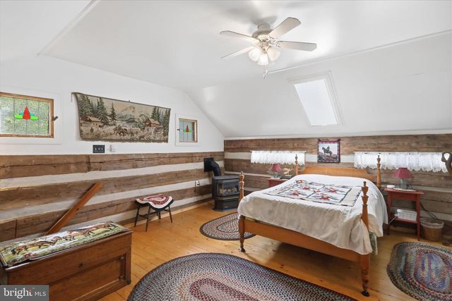 351 WHITETAIL DR, Berkeley Springs, WV 25411